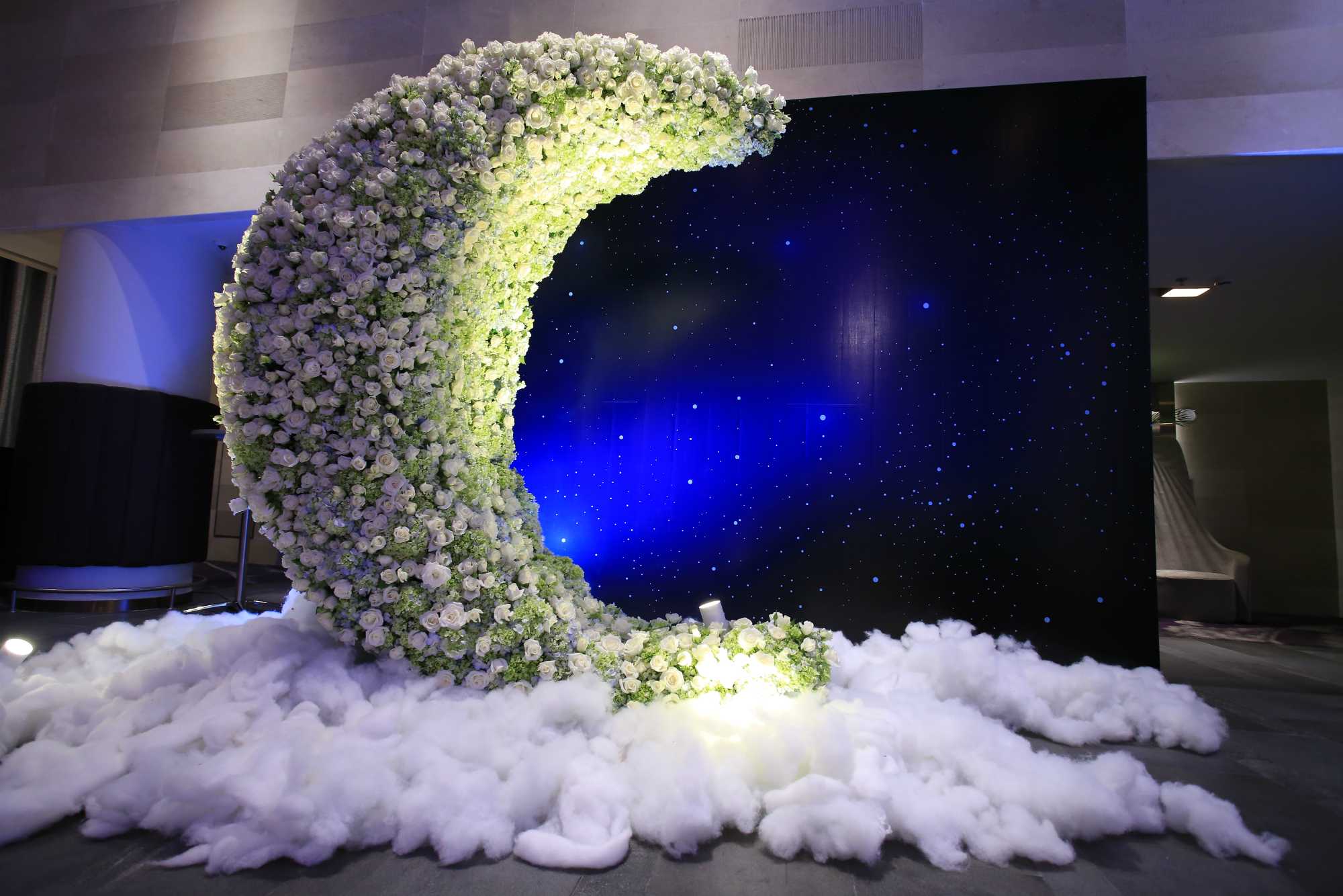 Các bài trí backdrop trong trung tâm hội nghị tiệc cưới tân bình Gala Center
